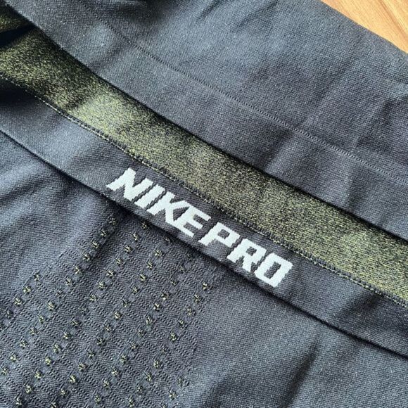 Nike | Compression shirt - size XS - Picture 4 of 4